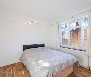 Martin Way - Photo 2