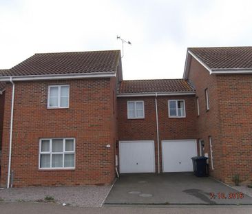 3 bedroom link detached house to rent - Photo 3