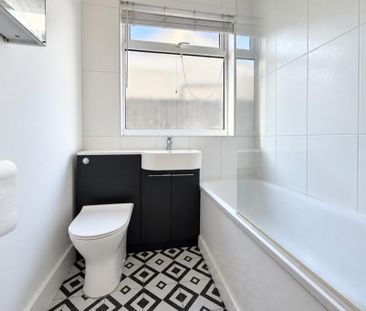 2 bedroom ground floor maisonette to rent - Photo 6