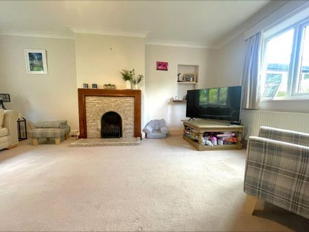 3 bedroom detached house to rent - Photo 2