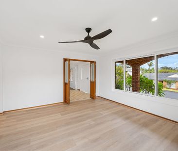 Paces from shops, cafés and Lighthouse Beach - Photo 1