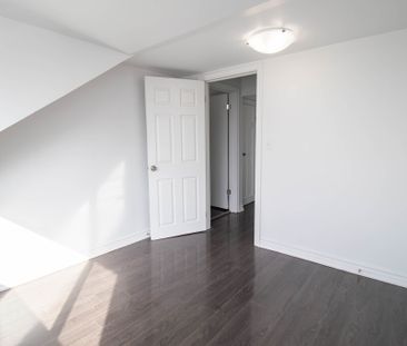 Newly Renovated 2-Bedroom Upper Unit for Rent! - Photo 1