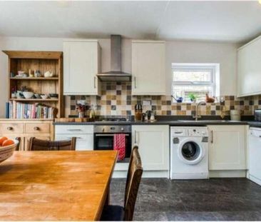 Second Avenue, Manor, E12 - Photo 5