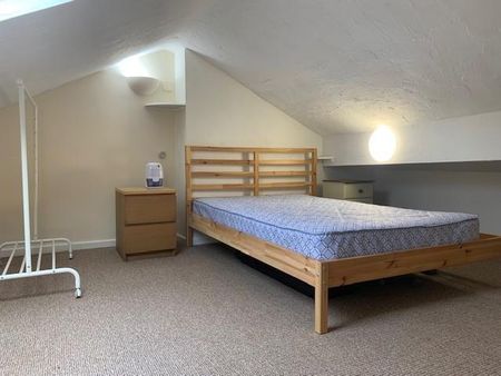 3 bedroom terraced house to rent - Photo 4