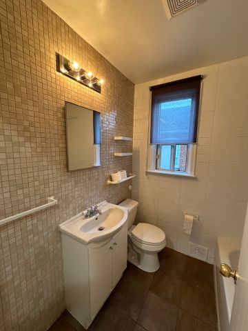 For Lease - 34 Inniswood Drive Unit# Main, Toronto, Ontario - Photo 2