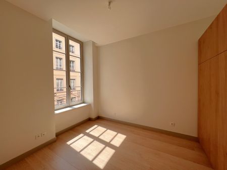 APPARTEMENT T4 A LOUER - LYON 2EME ARRONDISSEMENT - 80.94 m2 - 1 820 € charges comprises par mois - Photo 3