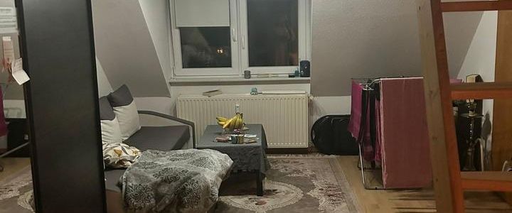 Gemütliche Dachgeschosswohnung für ruhigen Bewohner*in in Bremen - Photo 1