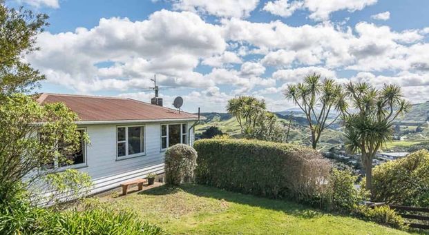 Large family home - Photo 1