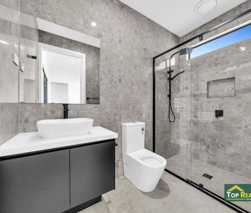 🏡 Stylish Family Home in Prime Tarneit Location! 25 Cavill Way, Tar... - Photo 5