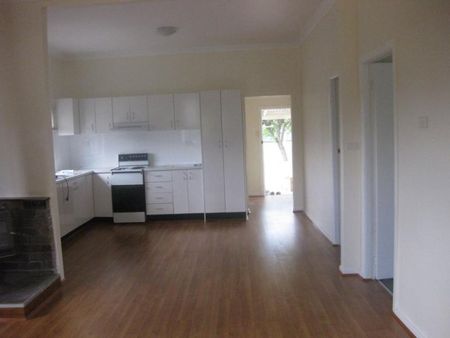 3 Bedroom Home - Photo 3