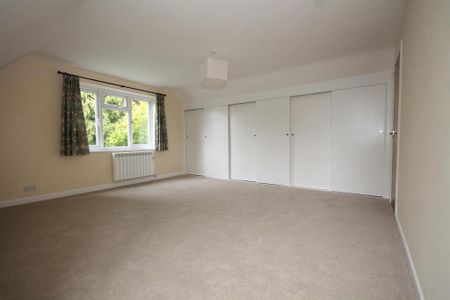 4 bedroom detached house to rent - Photo 5