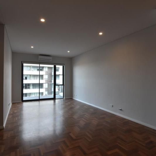 NEAR NEW 1 BEDROOM APARTMENT IN THE HEART OF MAROUBRA JUNCTION - Photo 1