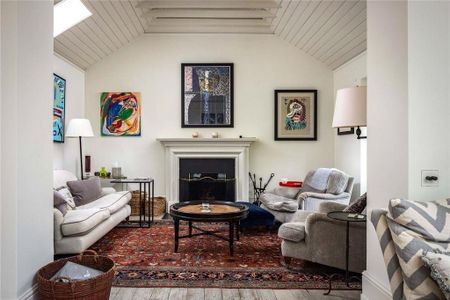 5 bedroom detached house to rent - Photo 2