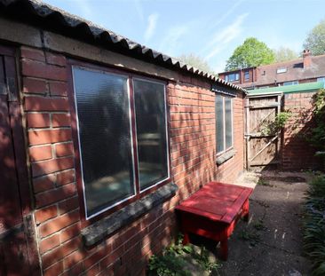 3 Bed Terraced House, Stepping Stones Road, CV5 - Photo 2