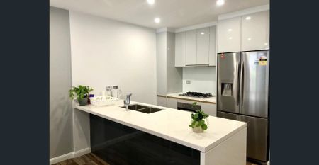 FULL furnished brand new luxury 3 bedrooms near UNSW and Eastgardens shopping mall - Photo 5