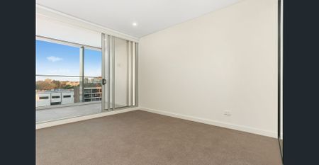 Three Bedroom Apartment Urban Living At Its Best! - Photo 2