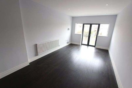 Balmoral Apartments, Valkyrie Road, Westcliff-on-sea, Essex, SS0 - Photo 3