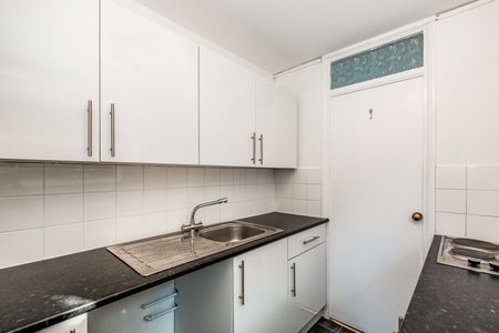 1 bedroom apartment to rent Floral Dene Court, Wantley Road, Worthing, BN14 - Photo 2