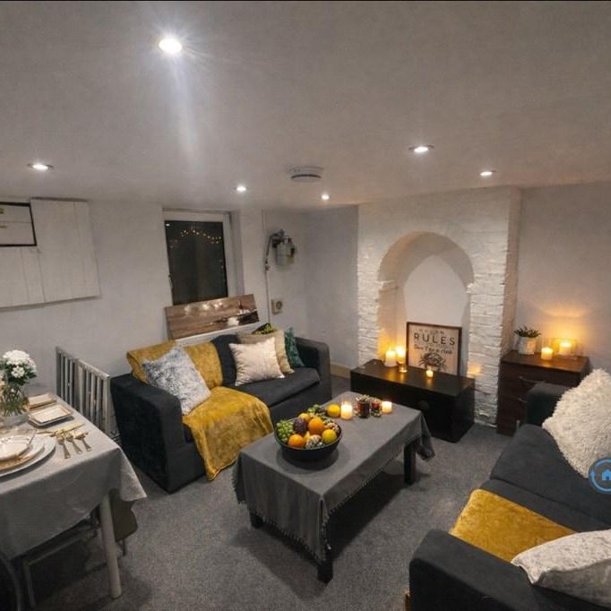 1 bedroom in a house share to rent - Photo 1