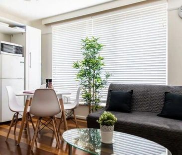 Furnished Apartment in the Heart of St Kilda - Photo 4