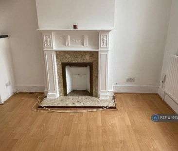 2 bedroom end of terrace house to rent - Photo 5