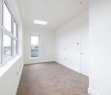 To Let 2 Bedroom Apartment - Photo 3