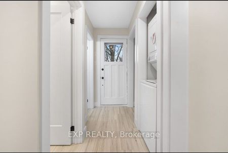 Detached Home For Lease | X8098376 - Photo 2