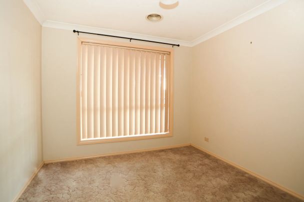 32 Northstoke Way, Orange. - Photo 1