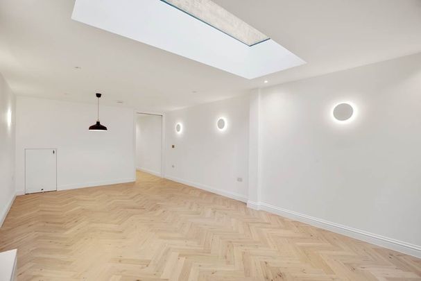 4 Bed Terraced House, Ravensdale Gardens, SE19 - Photo 1