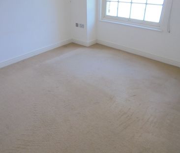 Executive One Bed Apartment with Parking TO LET In Norwich - Photo 3