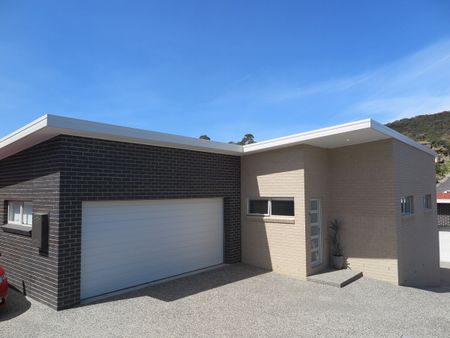 2/110 Gordons Hill Road Lindisfarne TAS 7015 Australia - Photo 3