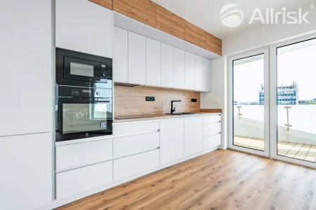 Pronájem slunného bytu 3+kk - Fotografie 4