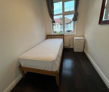 Room in a Shared House, St. Ann's Road, N15 - Photo 5