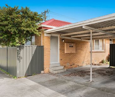 1/16 Albenca Street, Mentone - Photo 1