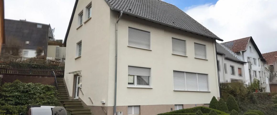 Einfamilienhaus mit Terrasse und Stellplatz - Foto 1