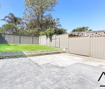 Two Bedroom Home in Ultra Convenient Location - Photo 4