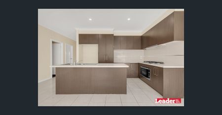 Amazing Quality, Fabulous Location, Family Home - Photo 3