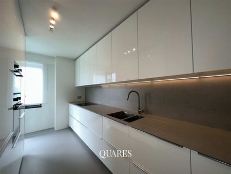 Luxueus gemeubeld appartement in het centrum van Wilrijk - Photo 3