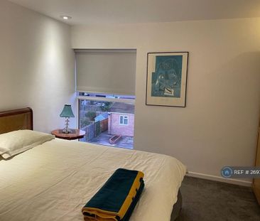 1 bedroom in a house share to rent - Photo 2