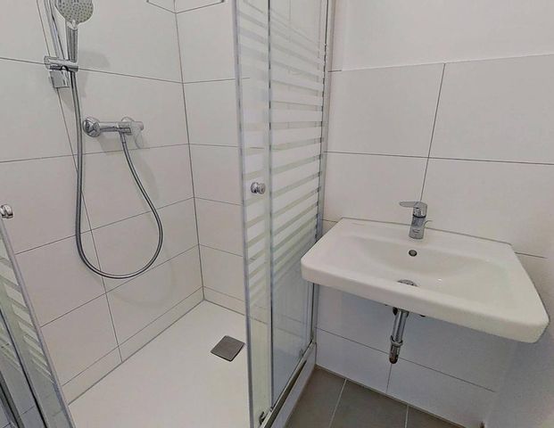 Moderne 3-Zimmer-Wohnung mit Dusche und Balkon! - Foto 1