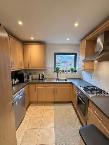 2 Bed Flat, Claude Monet Court, SE22 - Photo 4
