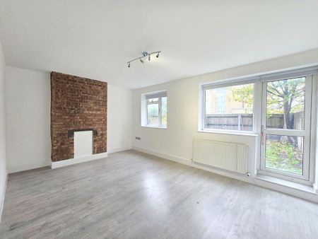 3 bedroom ground floor maisonette to rent - Photo 4