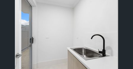 New Home in Peaceful Mandogalup - Photo 4