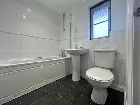 3 bedroom detached house to rent - Photo 5