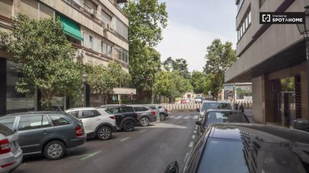 2-bedroom apartment for rent in Castellana, Madrid, perfect for any gender - Photo 4