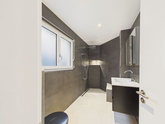 Lichtdurchflutete 4.5-Zimmer-Wohnung in Köniz, BE - Photo 1