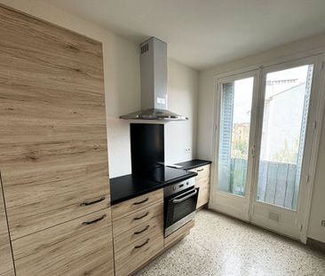 F2 MEUBLE CHAMALIERE AVEC CAVE - Photo 4