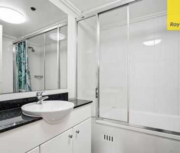 FURNISHED ONE BEDROOM SUN-DRENCHED NORTHEAST CORNER - Photo 6