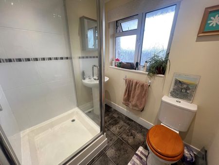 3 bedroom semi-detached house to rent - Photo 4