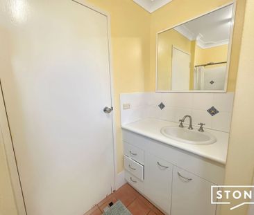Neat & tidy two bedroom unit walking distance to river and beach. - Photo 4